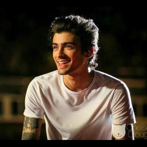 zayn, zane, zanin malik, louis tomlinson, zane está sorrindo