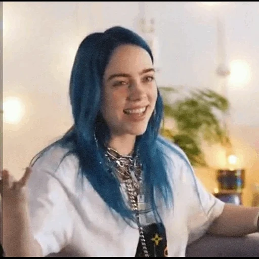 billy ailish, billie eilish, billy ailish smiles, billy ailish with blue hair, billie eilish with blue hair