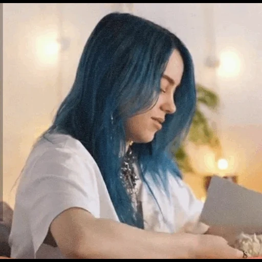 billy ailish 2021, billy ailish hair, billie eilish blue haare, wach blaue haare schlagen, billy ailish mit blauem haar