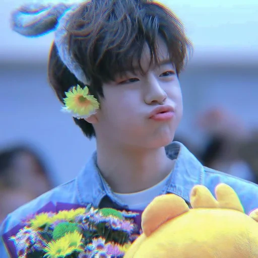 seungmin, li minhao, xu xianzhen, menino bonito, stray kids azul hermético