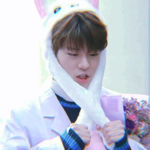 asia, seperti malaikat, anak laki laki bangtan, kim seungmin, bts meme uang