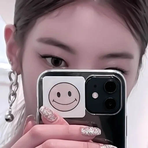 junge frau, varvara leonova, lalala instagram, asiatische mädchen, yuna itzy selfie spiegel