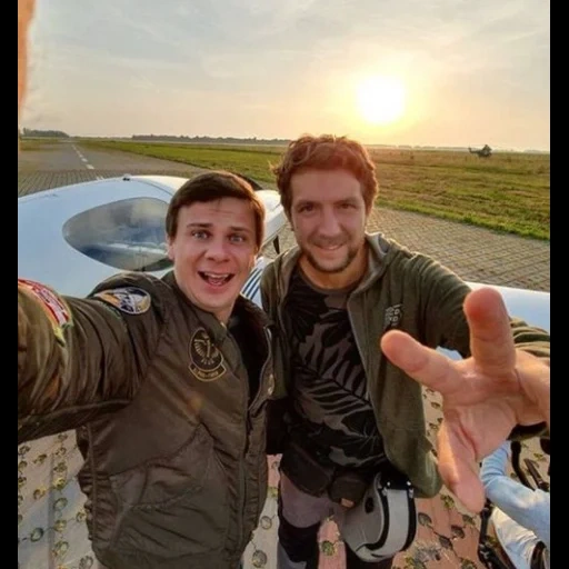 ragazzo, le persone, mondo dall'interno verso l'esterno dmitri komarov, team di costruzione degli studenti, denis sukharev video fotografo krasnojarsk