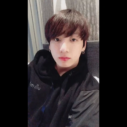 zheng zhongguo, liga da juventude da bomba de defesa nacional de chong, jungkook bts, jungkook selca, bts changuk 2014