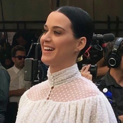 jovem, estilo fashion, katy perry, alta moda, katy perry vogue 2020