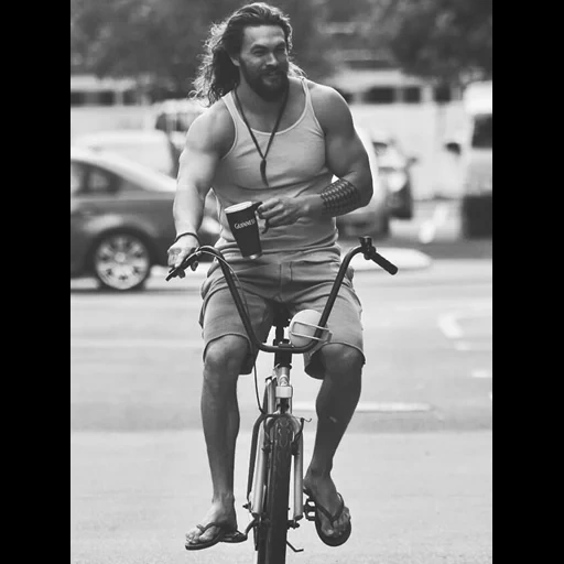 o masculino, jennaro gattuso, cerveja jason momoa, motocicleta jason momoa, jason momoa bicicleta