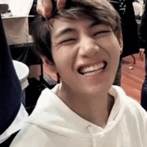 taehyung, kim ta hyun, ragazzi di bangtan, mi ami, sorriso boxy taehen