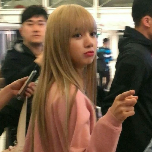 filles, poudre noire, lisa blackpink, lisa black powder, blackpink lalisa