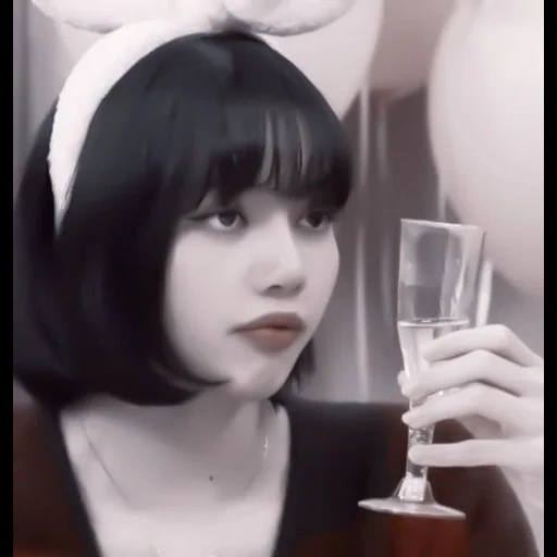 kpop, jeune femme, bts blackpink, coupes de cheveux coréennes, blackpink summer journal à séoul 2020