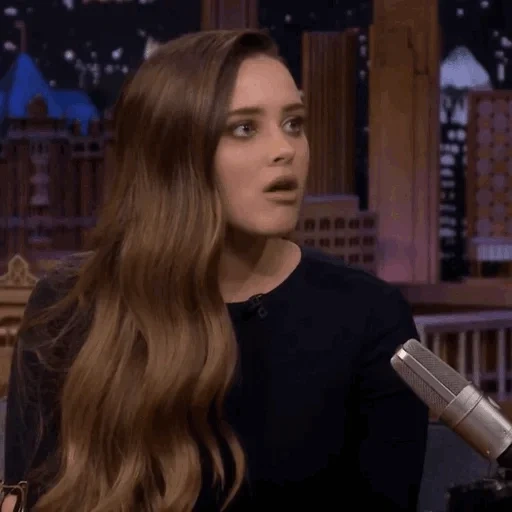 giovane donna, donna, uomo di ferro, katherine langford 2022, pubblico di emma watson