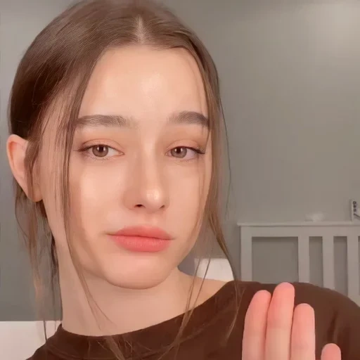 filles, la beauté de la jeune fille, dasha taran 2020, la fille est belle, maquillage naturel