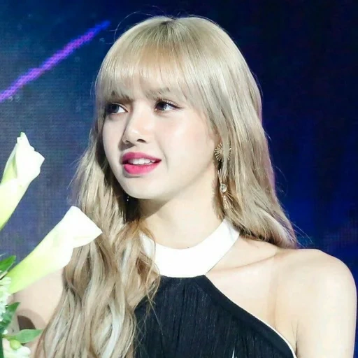 black powder, lisa blackpink, lisa schwarzes pulver, blackpink lalisa, lisa blackpink gaon awards