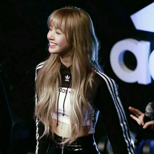 blackpink, zhou zi yu, blackpink lisa, lisa blackpink, blackpink fox dance 2020