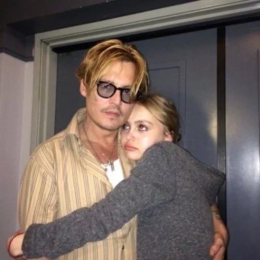 johnny depp, johnny depp daughter, johnny depp is a daughter, lily-rose melody depp, daughter johnny depp vanessa paradis