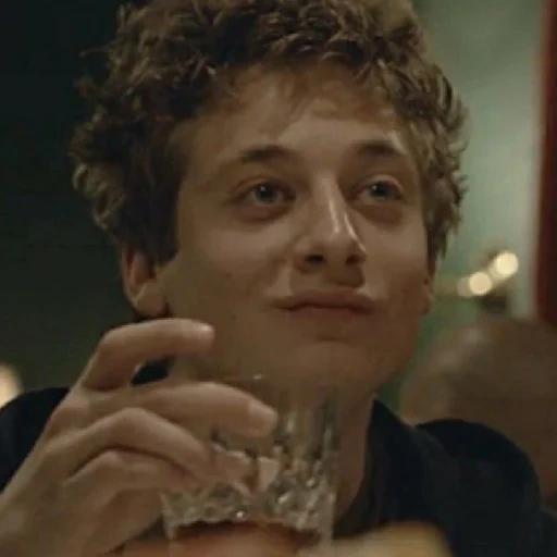 ama la pace, jeremy allen, labbro gallagher, jeremy allen white, lip gallagher spudorato