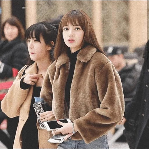 rosa nero, moda coreana, stile coreano, stile lalisa manoban, aeroporto di lisa blackpink