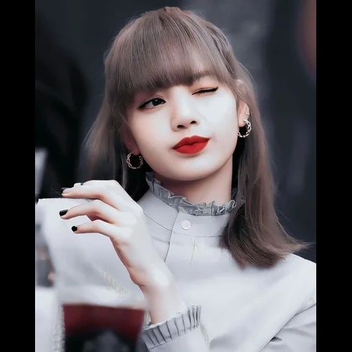 filles, poudre noire, lalisa monoban, lisa blackpink, larissa manoban