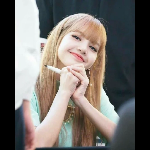 menina, pó preto, blackpink lisa, lalisa blackpink, lalisa manoban não tem franja