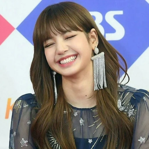 black pink, jennie lisa, lisa blackpink, лиса блэк пинк улыбается, лалиса манобан red carpet