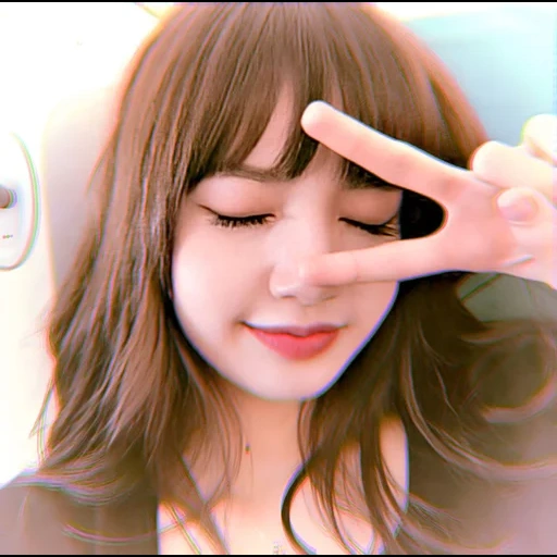 wanita muda, lisa selca, hitam pink, blackpink lisa, riasan korea