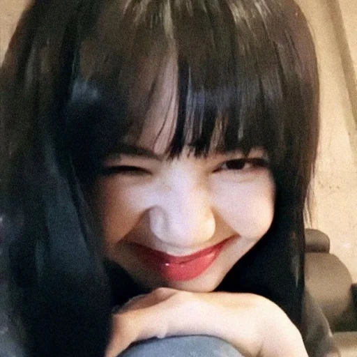 the girl, red velvet, lisa blackpink, selfie von larissa manobal 2022, koreanische schauspielerin ist schön