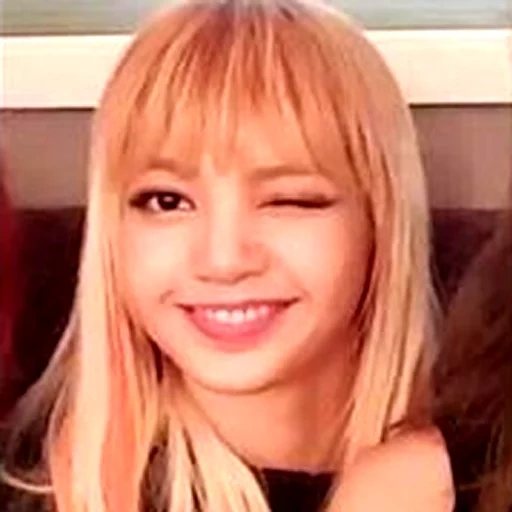 polvo negro, lisa blackpink, chica coreana, la chica es hermosa, las mujeres coreanas son hermosas