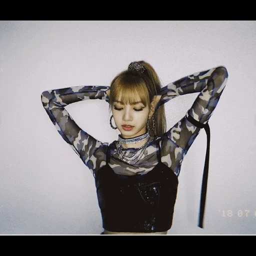 pó preto, love is real, pó preto de raposa, lisa blackpink, lalisa manoban