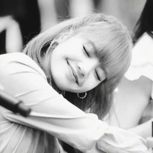 jeune femme, rose noir, lisa blackpink, kpop blackpink, mèmes blackpink