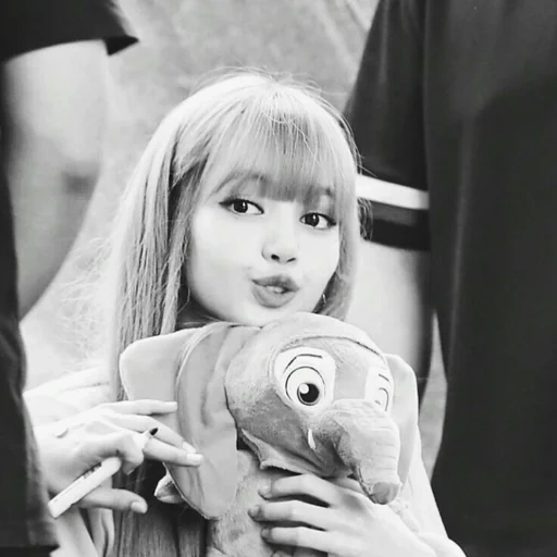 rosa negro, lisa blackpink, lisa black pink, rose blackpink lindo, blackpink lisa fansign