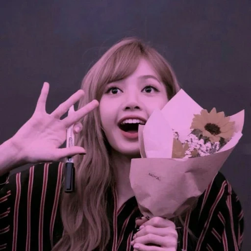 fille, rose noir, lisa blackpink, blackpink débuts, blackpink lalisa