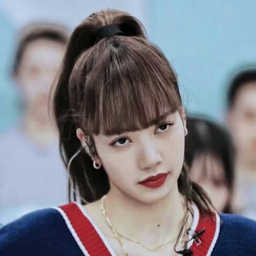 pó preto, lisa mentor, lalisa mentor, lisa blackpink, cauda de cavalo jisu blackpink