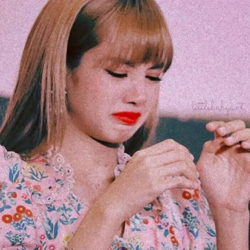 lalisa, téléphone, rose noir, lisa blackpink, mèmes blackpink