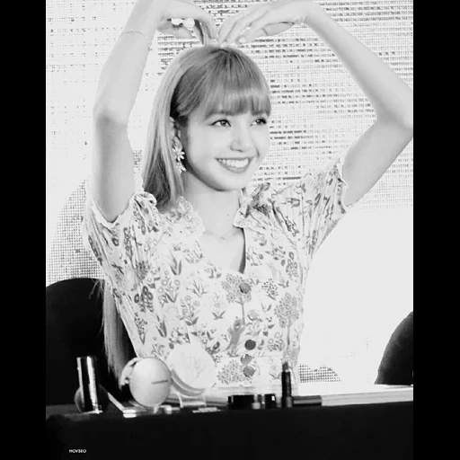 hitam pink, blackpink lisa, lisa black pink, blackpink lisa moonshot, blackpink lisa hearts