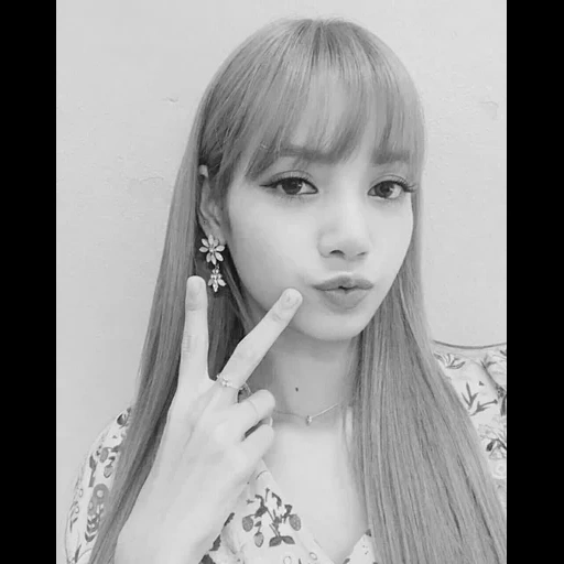 rose noir, lalisa monoban, lalisa manoban, blackpink lisa, blackpink lalisa