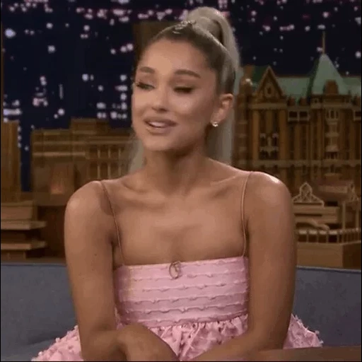 asiático, ariana, ariana, ariana grande, ariana grande remembers surprise call from retha franklin