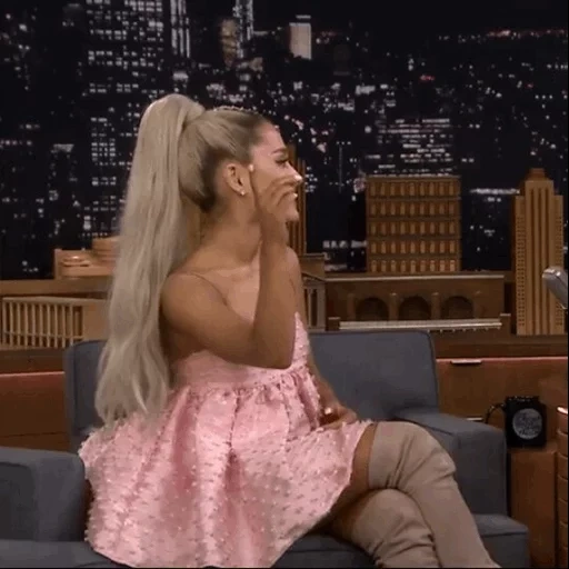 ariana, jimmy fallon, ariana grande, stasera, ariana grande sweetener