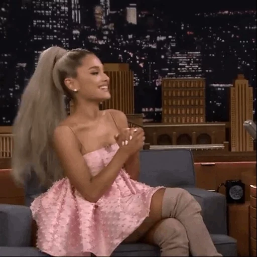 ariana, derrière, votre sincèrement, jimmy fallon, ariana grande