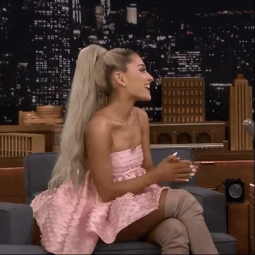 ariana, come ariana, jimmy fallon, ariana grande, stasera