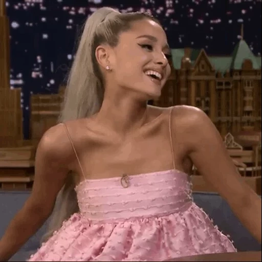 ariana, ariana, ariana grande, esta noche, transmisión en vivo el sábado por la noche