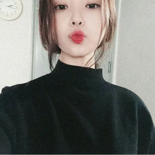 coreano, cabelo coreano, cabelo coreano, menina asiática fofa, auto-retrato de cabelo curto de menina coreana