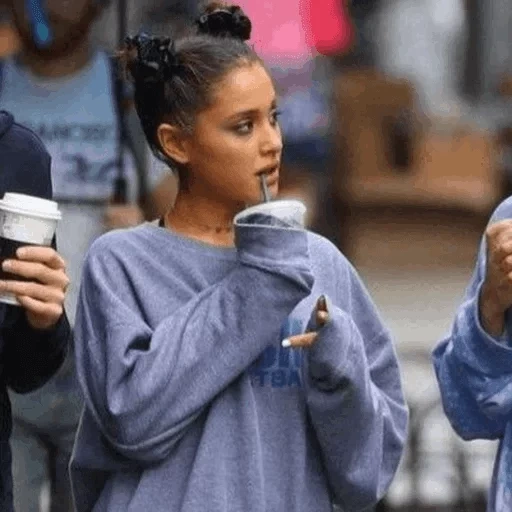 ariana, ariana grande, ariana grande freunde, ariana grande paparazzi, ariana grande im regen