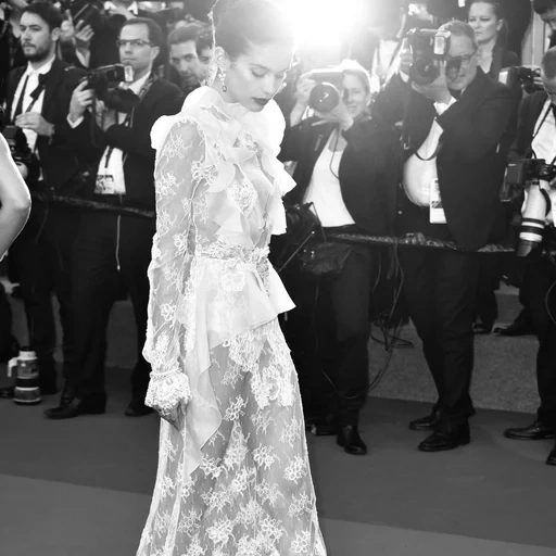 abiti alla moda, vestito da sposa, abito trasparente, sarah sampaoo cannes, sarah sampaoo cannie