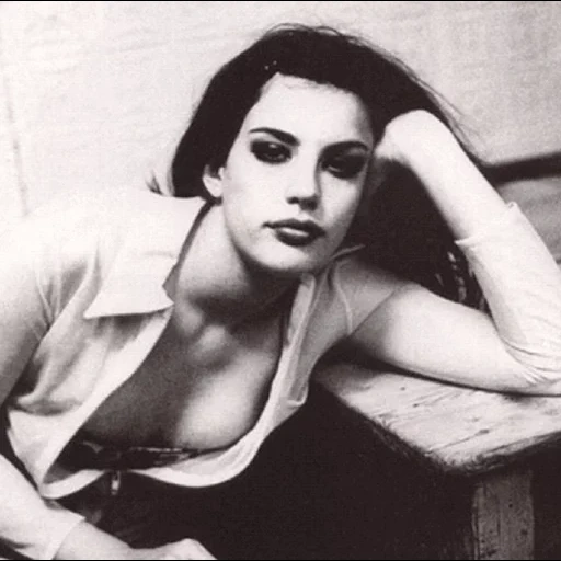 девушка, красивые женщины, эллен фон унверт, фотосессия черно белая, лив тайлер 1996 год фотосессия