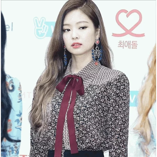 kim jisu, rose noir, jenny kim, jennie blackpink, jennie noire rose