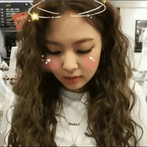 jeune femme, filles coréennes, jennie blackpink, jennie noire rose, actrices coréennes