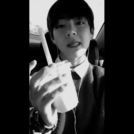 taehyung, kim tae hyun, taehyung bts, taehyung selca, selfie di kim tae hyung