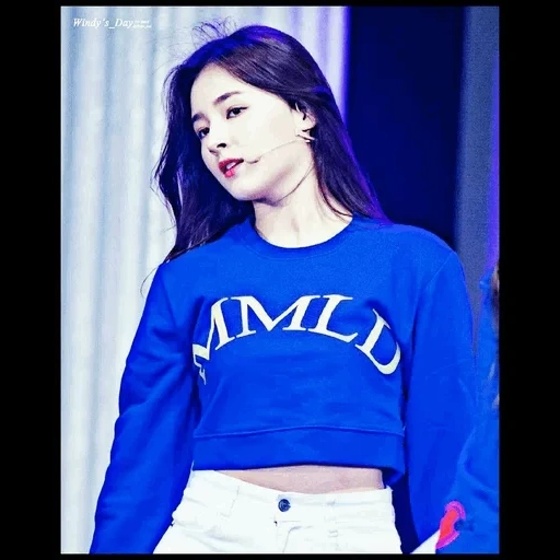 young woman, momoland, nancy momoland, nancy momolend hot, yeonwoo momoland bboom