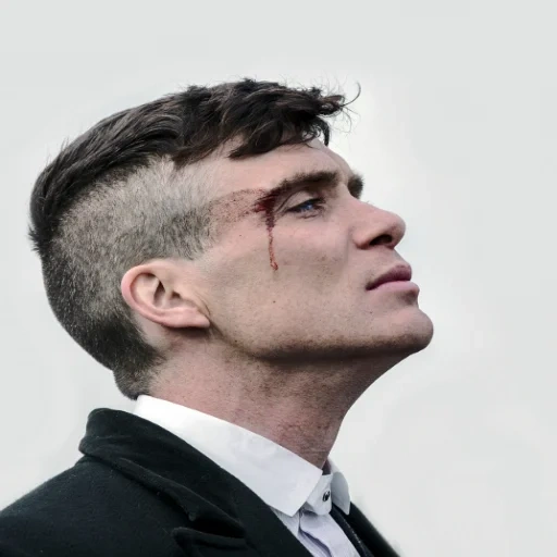 peaky blinder, thomas shelby, pare-soleil tranchant, style coiffure homme, pare-soleil pointue de thomas shelby
