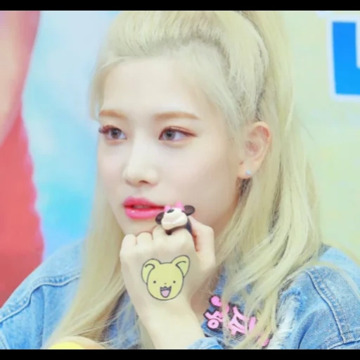 kpop, девушка, kim lip, twice dahyun, loona kim lip