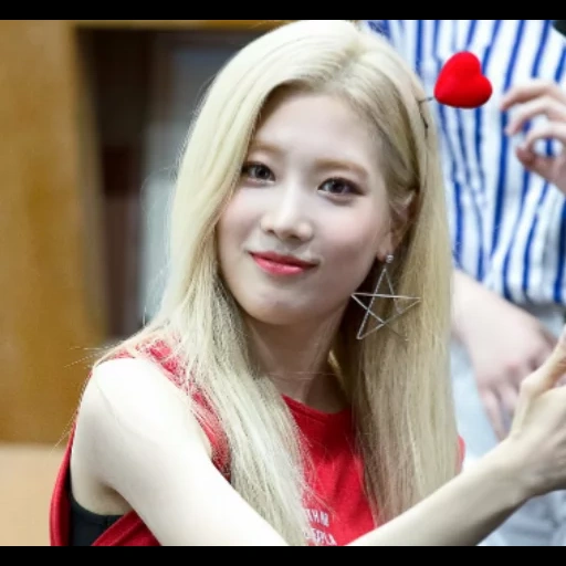 asiático, kim lip, loona kim lip, sonamoo euijin, terciopelo rojo yeri